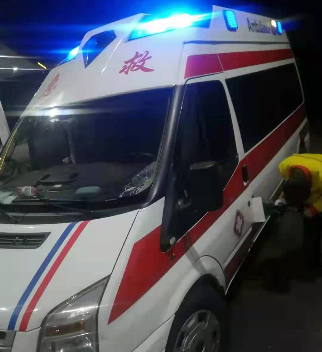 龙门县专业救护车出租